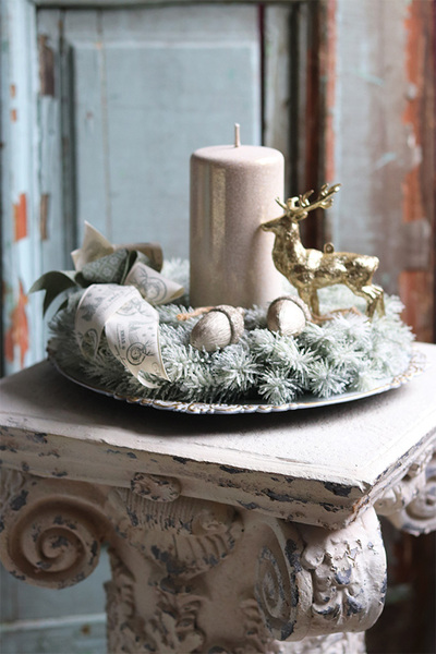 elegancki świąteczny stroik, Srebrzysta Kraina, na eleganckim talerzu, śr. 35cm