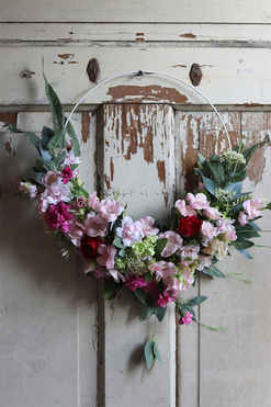 Helise Subtelle, barwny wianek na drzwi na obręczy, śr.38cm