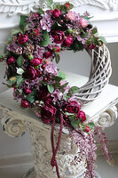 Wiśnie Rohirii, asymetryczny wianek dekoracyjny	