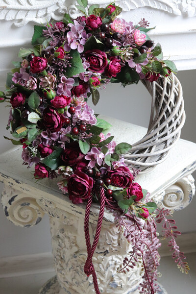 Wiśnie Rohirii, asymetryczny wianek dekoracyjny	