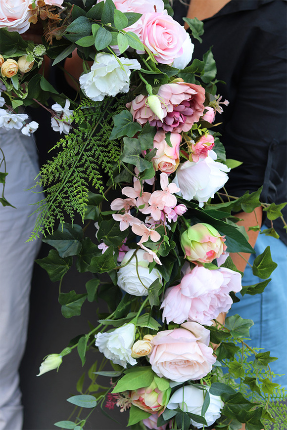 Lenitana Pink, dekoracyjna girlanda kwiatowa