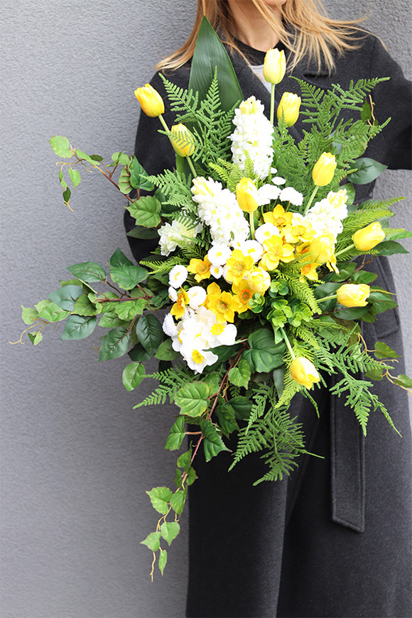 Amira, wiosenny bukiet nagrobny we wkładzie