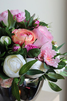 Cinderella Rosalia, efektowna kompozycja kwiatowa