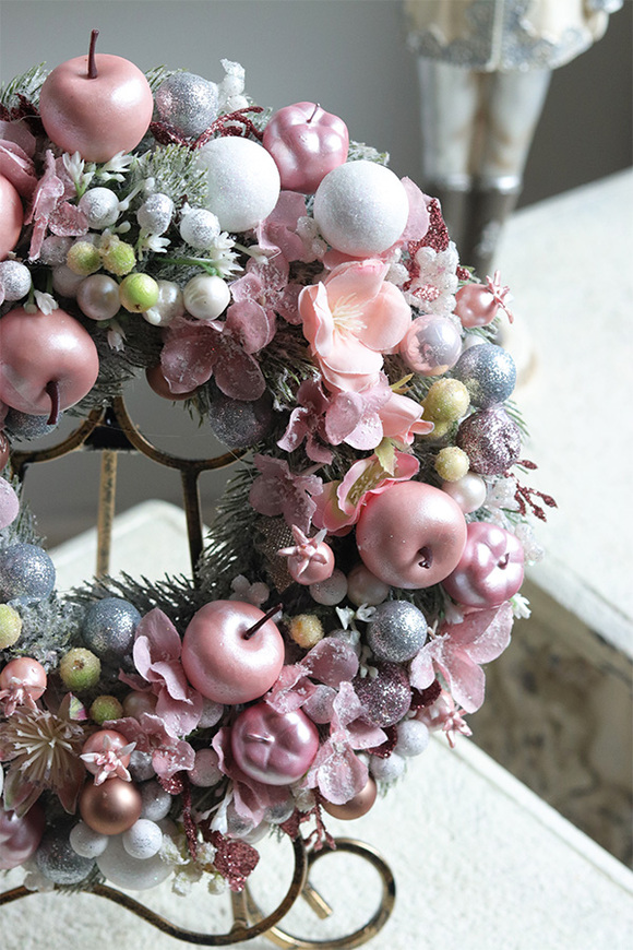 Pastelowy Czar Zimy, świąteczny wianek dekoracyjny	