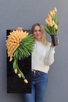 Tulippo New Design Morelle, dekoracja nagrobna na czarnej podstawie