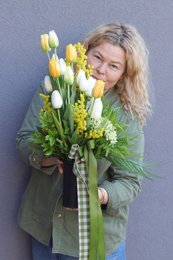 OD RĘKI Tulippo Amira, wiosenny bukiet do wazonu, dł.56cm 