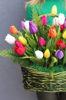 Tulipanowo Mi, kompozycja z tulipanów w koszyku