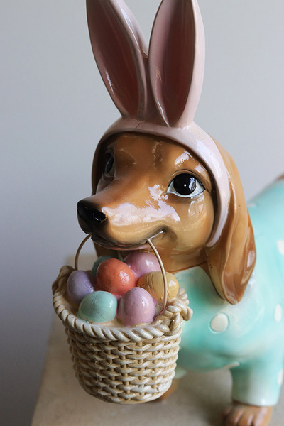 Jamnik na Wielkanoc, figurka ceramiczna