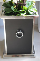 Monumento Royal, ekskluzywny storczyk podłogowy w metalowej donicy