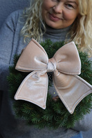 Beżowa Decoratoria, bożonarodzeniowy wianek na drzwi