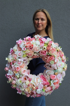 Bellatia Feranito, subtelny pastelowy wianek na drzwi, śr.50cm 