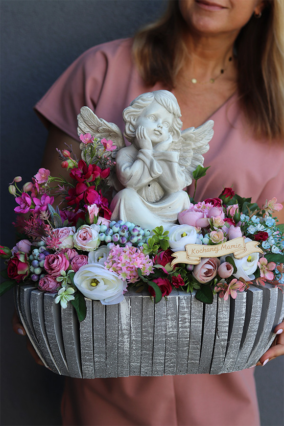 Angelo Relania 2, kompozycja nagrobna z aniołem