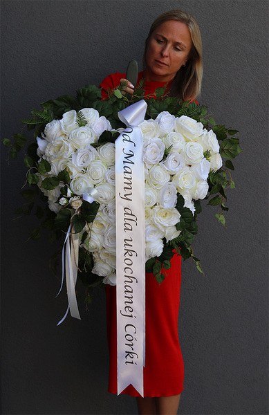 White Angel, wiązanka nagrobna serce z białych róż z dedykacją