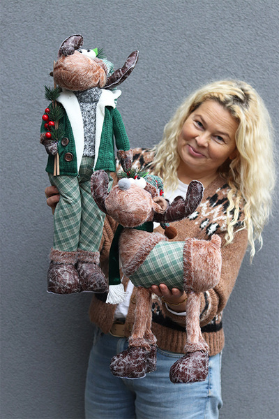 Zielony Rudolf C, laleczka zimowa stojąca renifer