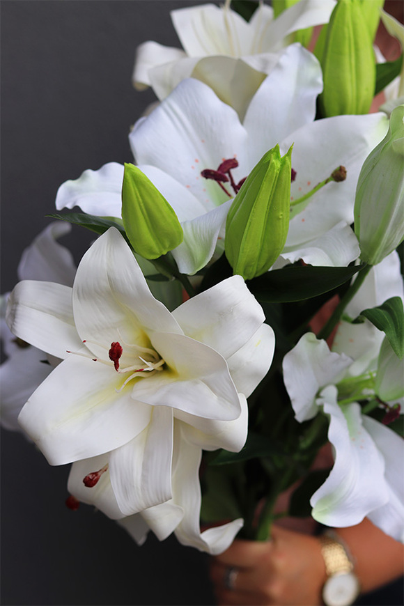 Liliowe Love, bukiet białych lilii z pąkami