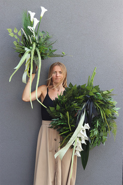 Kalla Elegance 2, wieniec nagrobny z kaliami, śr.60cm