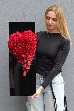New Design Love, dekoracja nagrobna na czarnej podstawie serce, wym.70x25cm