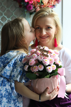 Stokrotki Dla Mamy, kompozycja kwiatowa w doniczce, wym.32x26cm