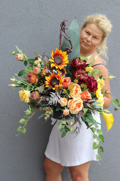 Miodowe Dni, kompozycja nagrobna w naczyniu, wym.54x80x70cm   