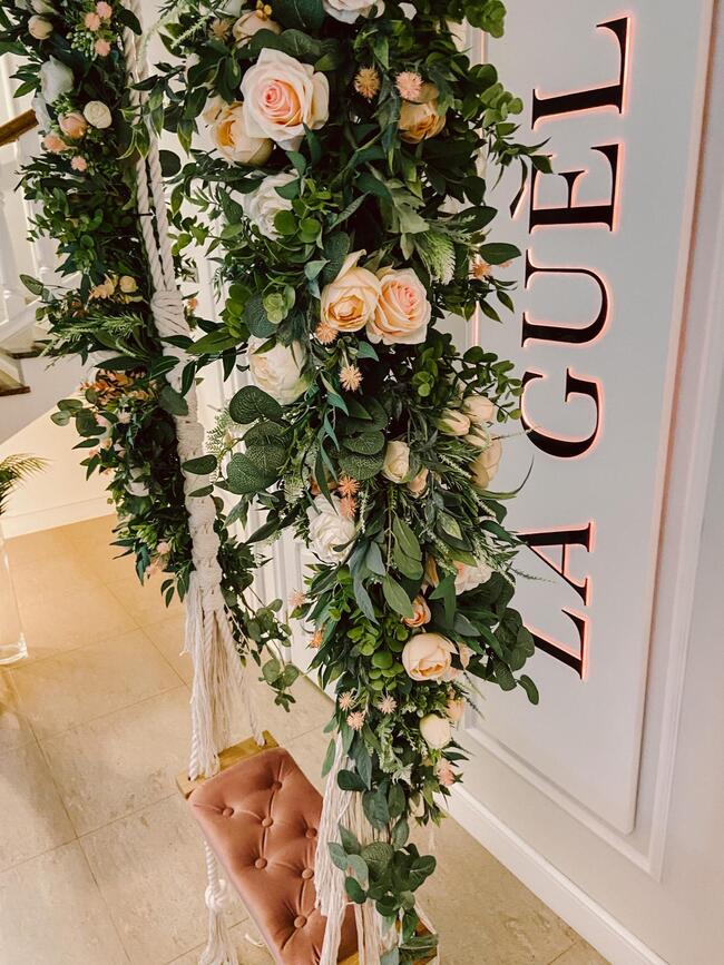 La Guel, kwiatowa girlanda dekoracyjna