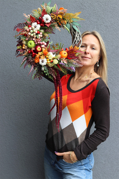 Jesienny Dom 2, wianek na drzwi z owocami