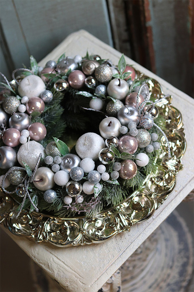 elegancki świąteczny stroik, Glamourina, na złotym talerzu, śr.35cm 