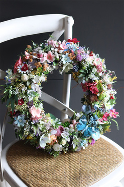 Leosi 2, wianek na drzwi z motylem, śr.40cm