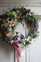 asymetryczny wianek z dzwonkiem na drzwi, Helusta, śr.38cm 