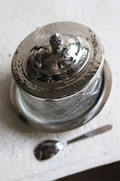 Glamour Greta, szklana cukiernica na tacy / pojemnik, wym.16x13x11cm