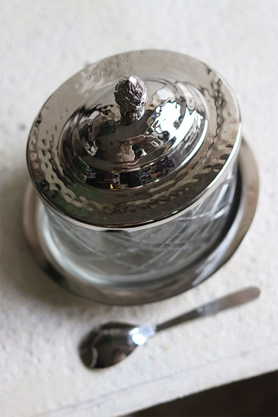 Glamour Greta, szklana cukiernica na tacy / pojemnik, wym.16x13x11cm