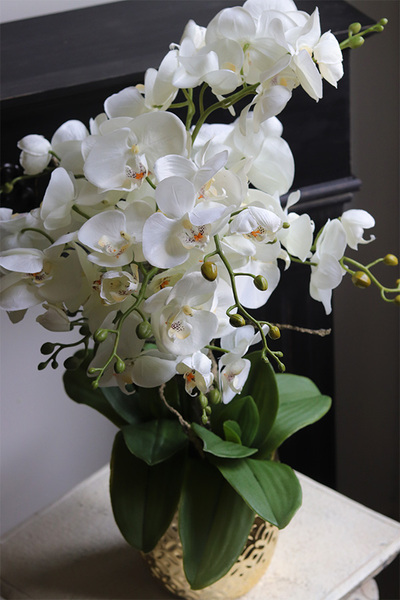 Gold Trettia, biały sztuczny storczyk w złotej donicy