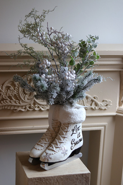 Mroźne Łyżwy, świąteczny stroik w łyżwach