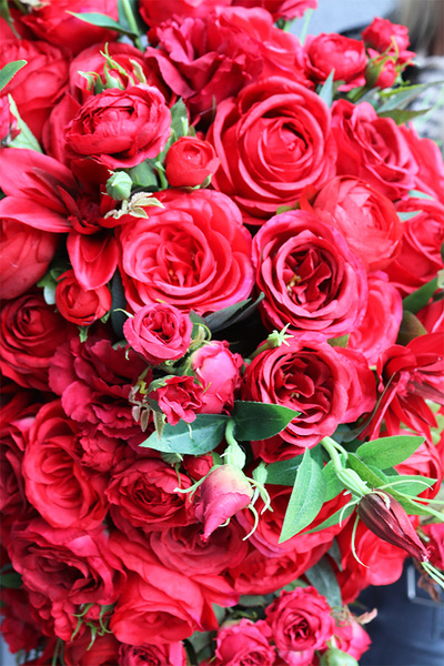 Czerwona Łuna, kompozycja nagrobna w misie, wym.37x57cm