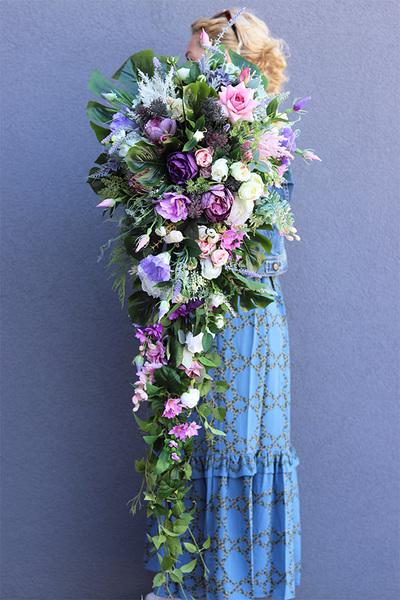 Nefryta, spływający bukiet nagrobny we wkładzie, wym.45x120cm