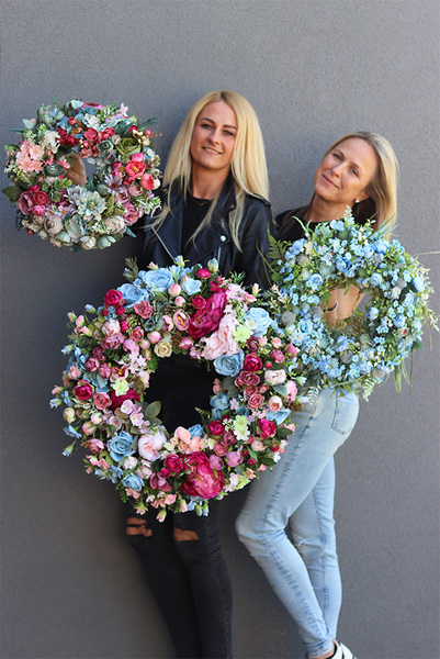 Caryca Helinia, energetyczny wianek na drzwi