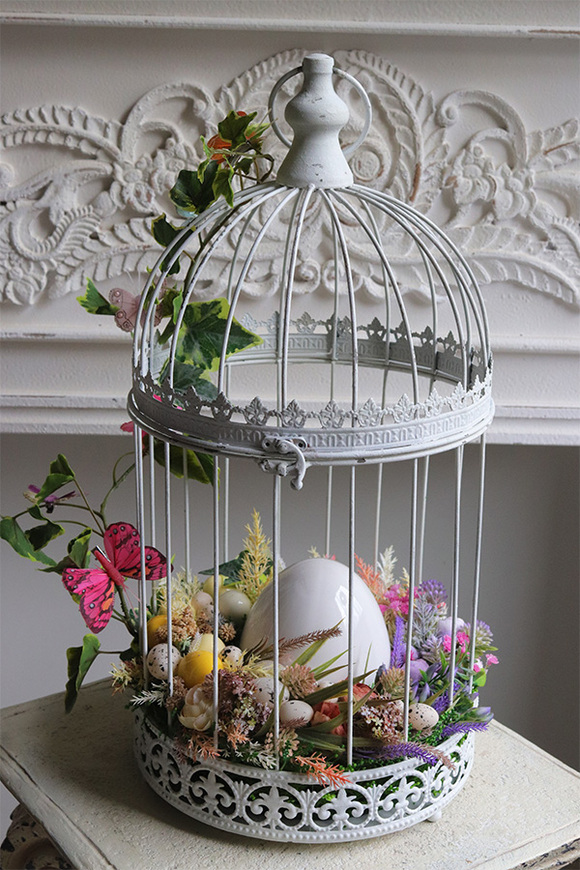Wielkanocny Orient, dekoracja w klatce z ceramicznym jajem