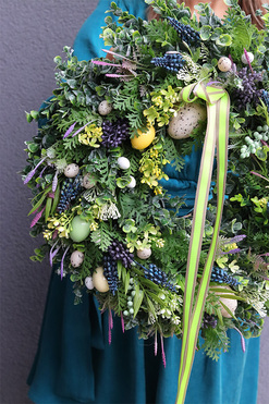 Wielkanocna Melodia, wielkanocny wianek na drzwi z jajkami, śr.47cm