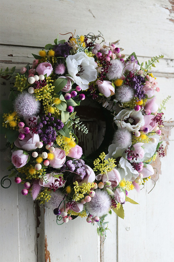 kolorowy wiosenny wianek z białymi makami, Pasteo, śr.30cm 