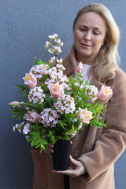 Premium Spring Pink, bukiet nagrobny we wkładzie do wazonu, dł.55cm