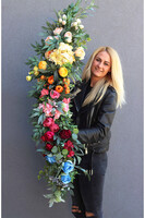 Tęcza, dekoracyjna girlanda kwiatowa