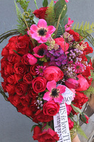 Dzień Mamy, dekoracja nagrobna w kształcie serca