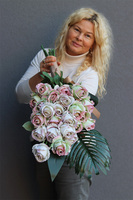 Mortario Roses, nowoczesny bukiet nagrobny do położenia