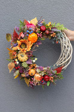 Jesienna Bretta, asymetryczny jesienny wianek z dyniami, rozp.38cm