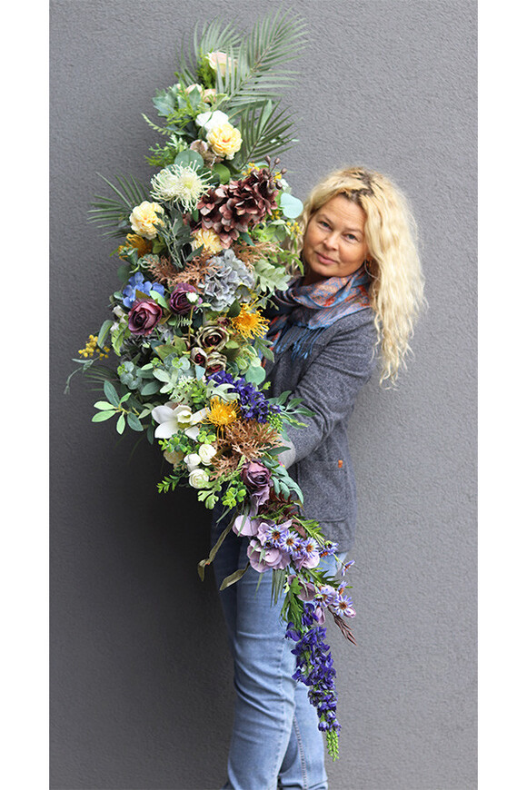 Besina Terence, jesienna girlanda kwiatowa