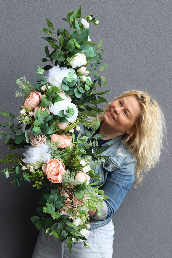 Mirabella, dekoracyjna girlanda kwiatowa