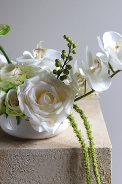 Wedding Day 2, kompozycja kwiatowa w misie, wym.27x50x23cm