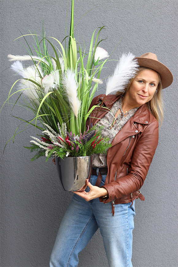 Sulencja Cinderella, jesienna trawa z wrzosami w donicy