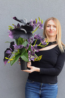 Harlow Optima, nowoczesny bukiet nagrobny we wkładzie