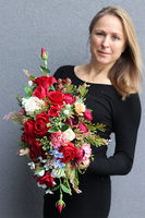 bogata kompozycja w złotym naczyniu, Goldie & Red, wym.37x53cm