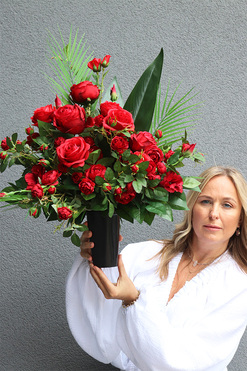 Gloria Czerwone Róże, bukiet nagrobny we wkładzie, wys.65cm 